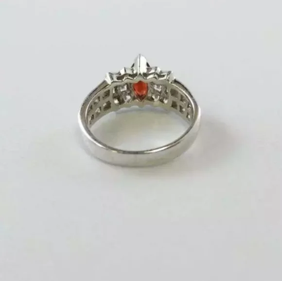 GARNET and CZ RING centerStunning GARNET and CZ stone marquise cut. 🤩.925 - Picture 2 of 6